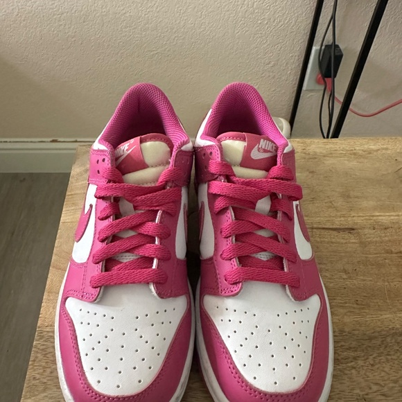 Pink Dunks - Picture 3 of 3